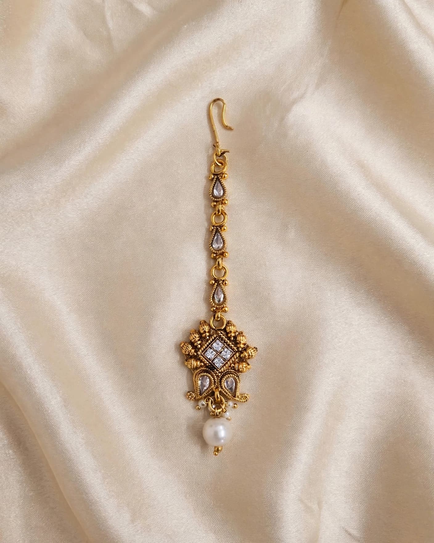 Rajkumari Antique Kundan Maang Tikka